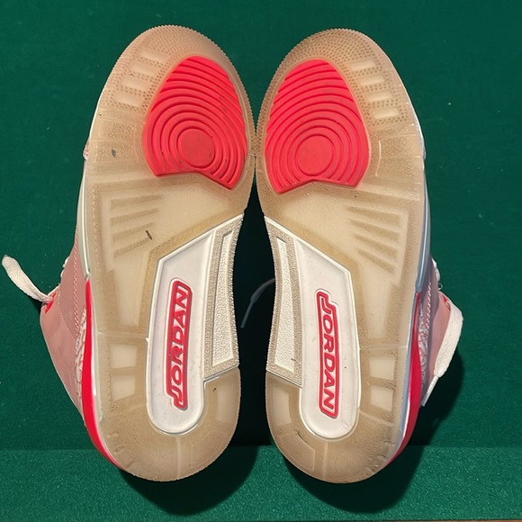 These are Air Jordan Nike 3 Retros in the color “Rust Pink” size: 6.5 US - Picture 3 of 7